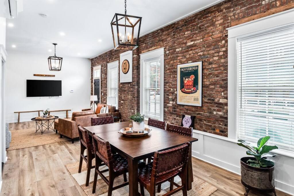 Downtown Kentucky Perfect For Groups * Louisville