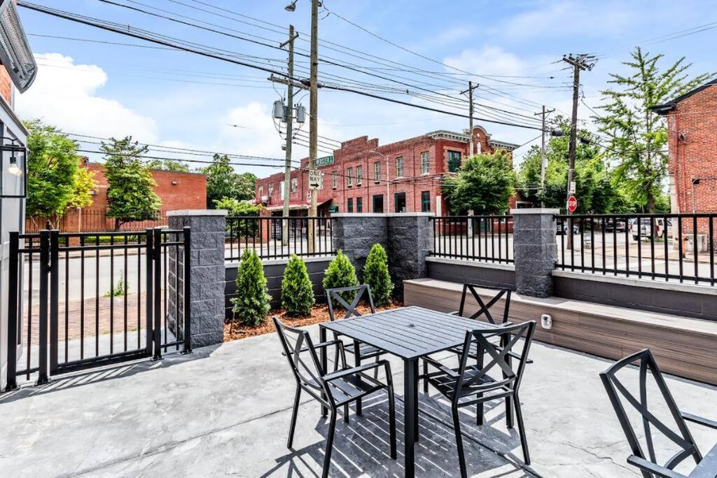 Downtown Kentucky Perfect For Groups Holiday home