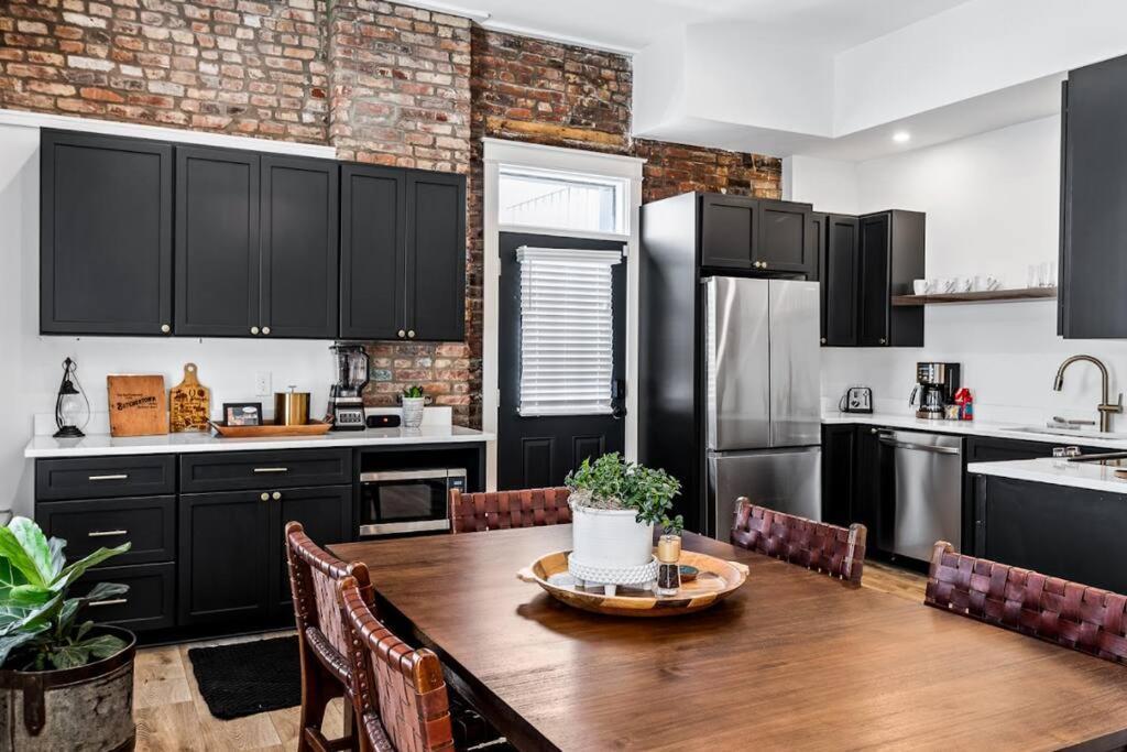 Downtown Kentucky Perfect For Groups *